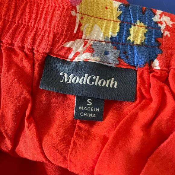 Modcloth Womens Small Red Blue Floral 100% Rayon Mini Skirt - Picture 2 of 9